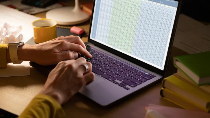 Top 5 Compelling Reasons to Track Attendance Online